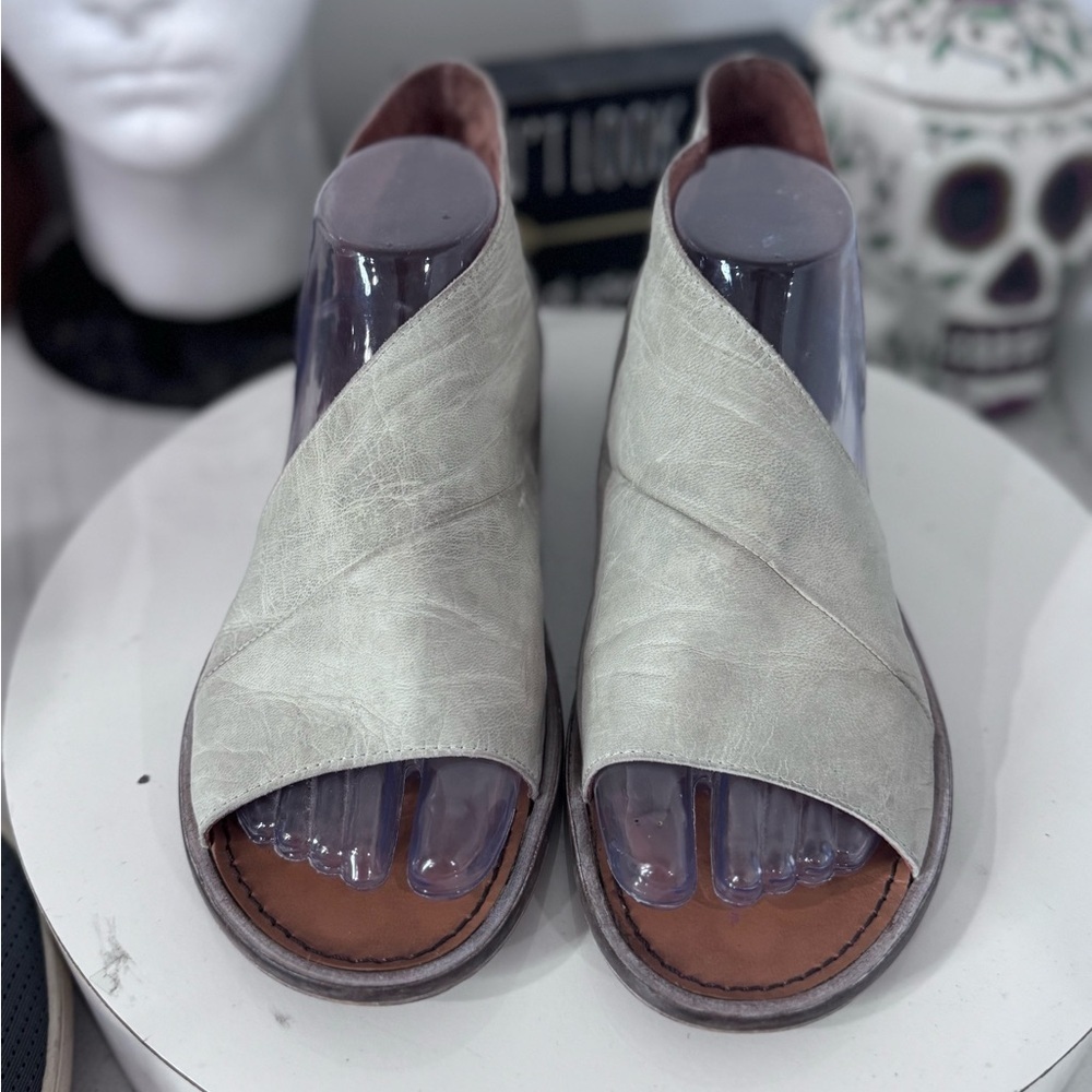 Free People Mont Blanc Sandals Women's sz 39 (8.5)